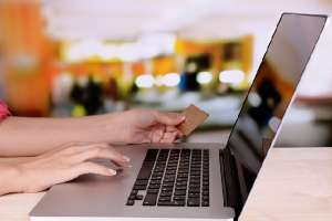 怎么設置兩臺電腦共享文件？兩個電腦共享文件怎么設置？